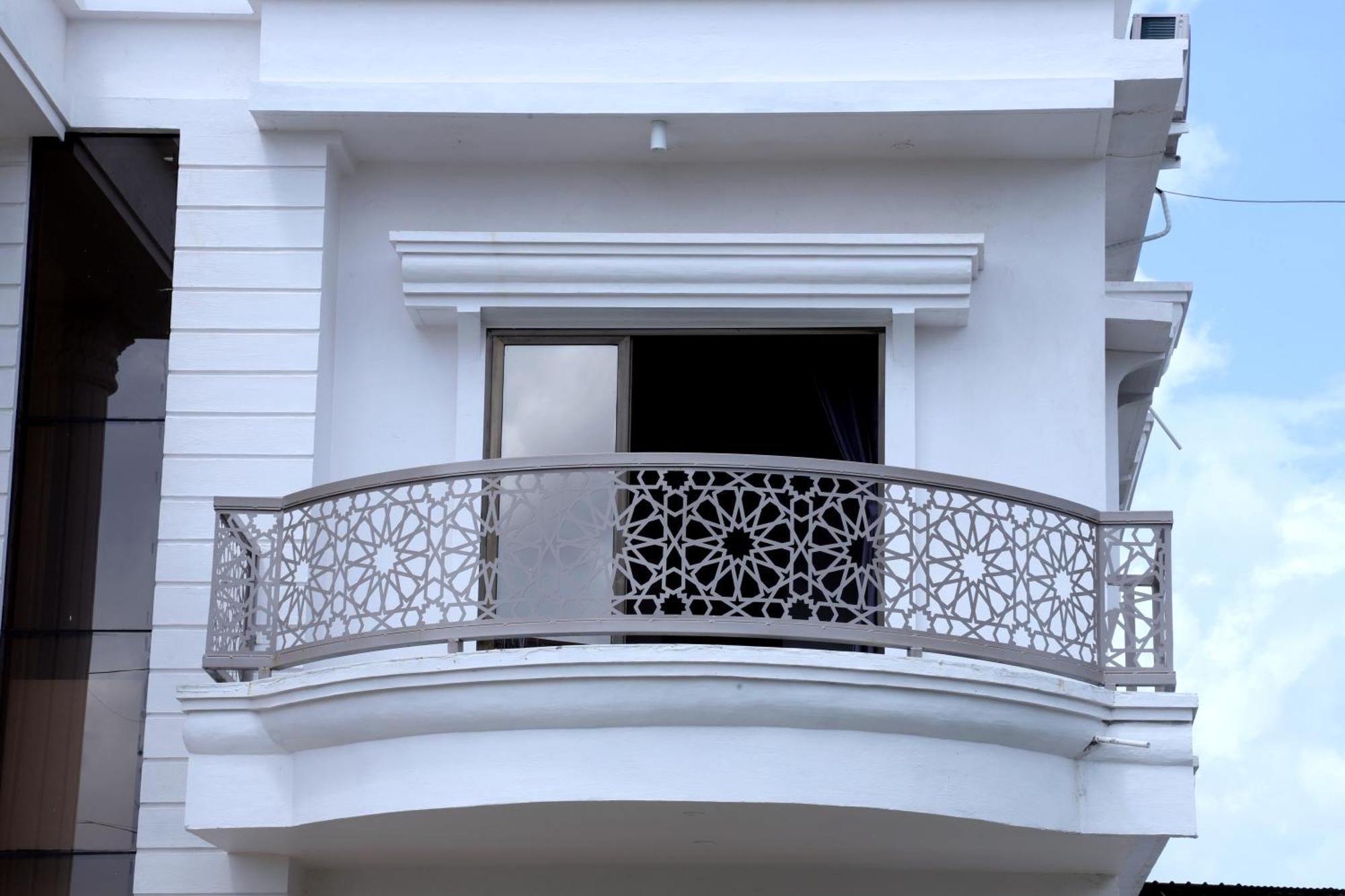 Hotel Grand Khuldabad エクステリア 写真