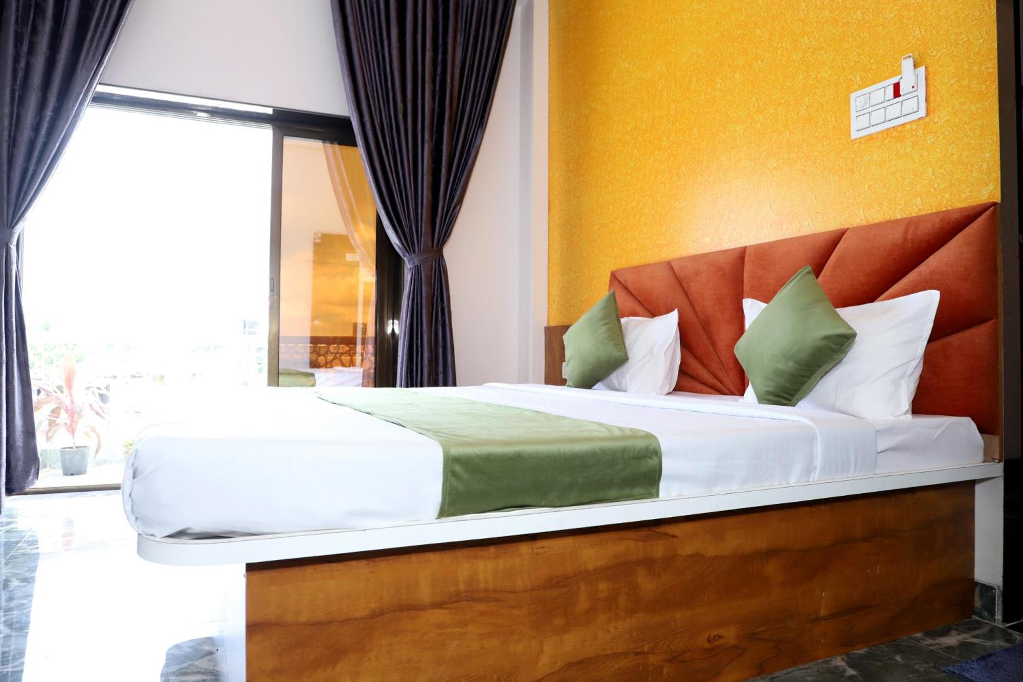 Hotel Grand Khuldabad エクステリア 写真